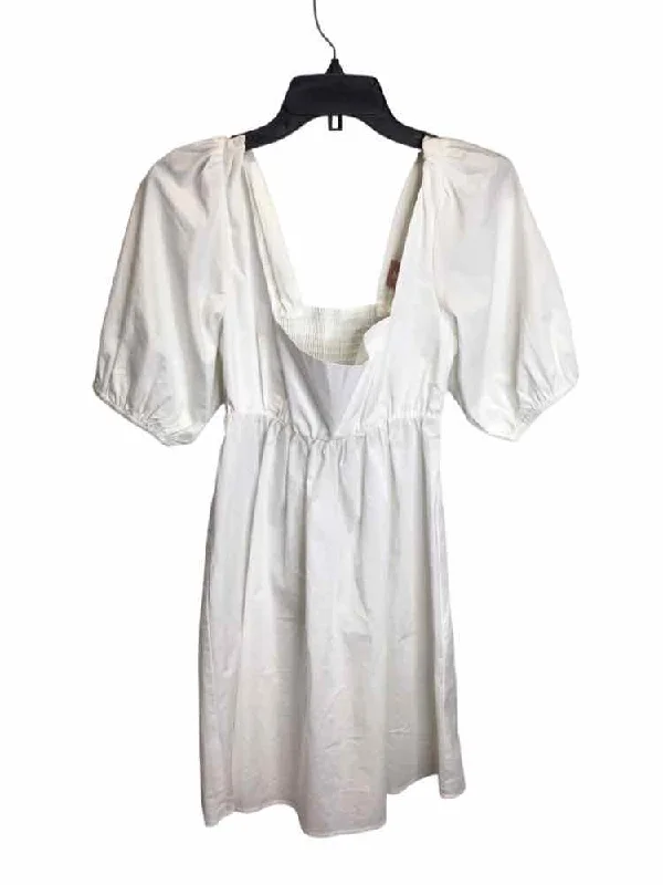 Exclusive Preview Show Me Your MuMu White Size M Dress